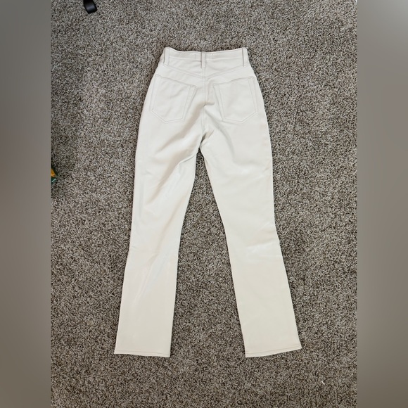 Abercrombie & Fitch The Slim Straight Ultra High Rise Cream Pants | Size 24 - Picture 3 of 5